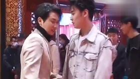 娱乐圈吃瓜文案说说,揭秘明星幕后真相，吃瓜群众狂欢时刻！